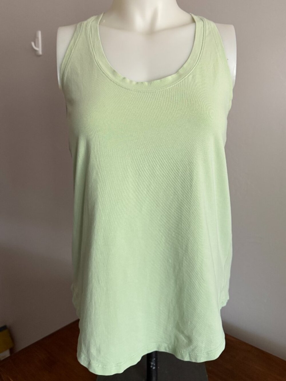 LULULEMON Fitted Racerback Tank Top Light Sage Green Sz 4/6